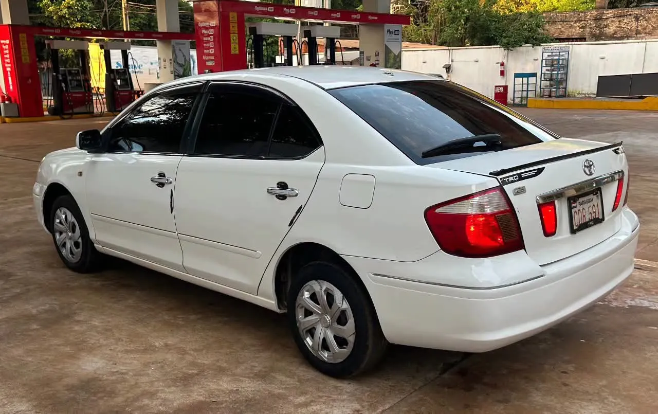 Toyota Premio 2004