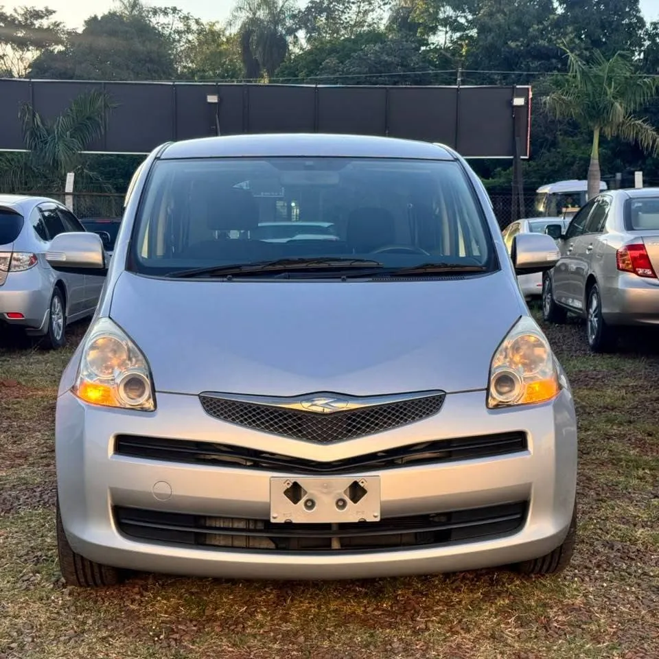 Toyota Ractis 2009
