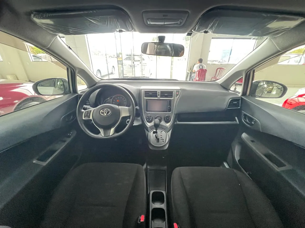 Toyota Ractis 2012