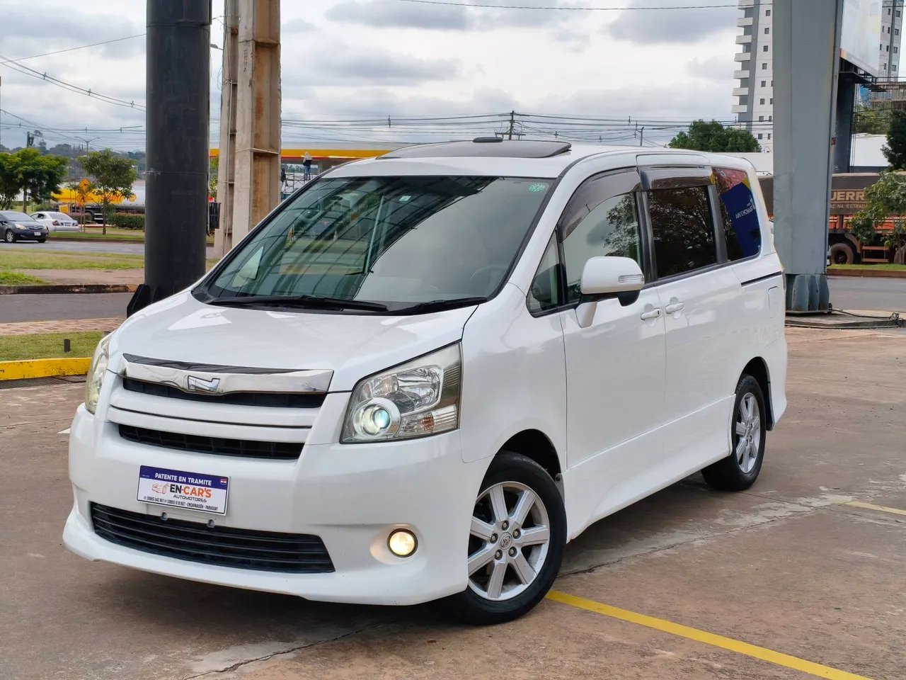 Toyota Noah 2009