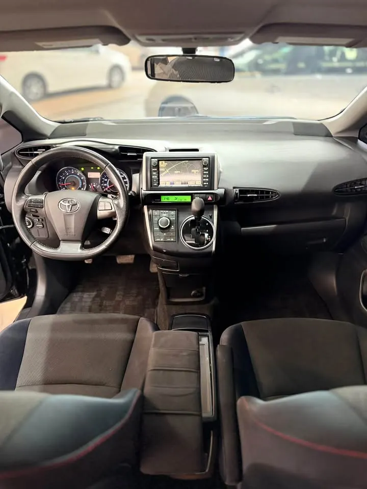 Toyota Wish 2012