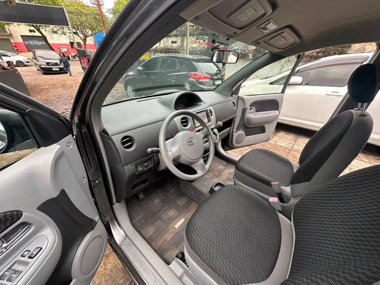 Toyota Sienta 2008