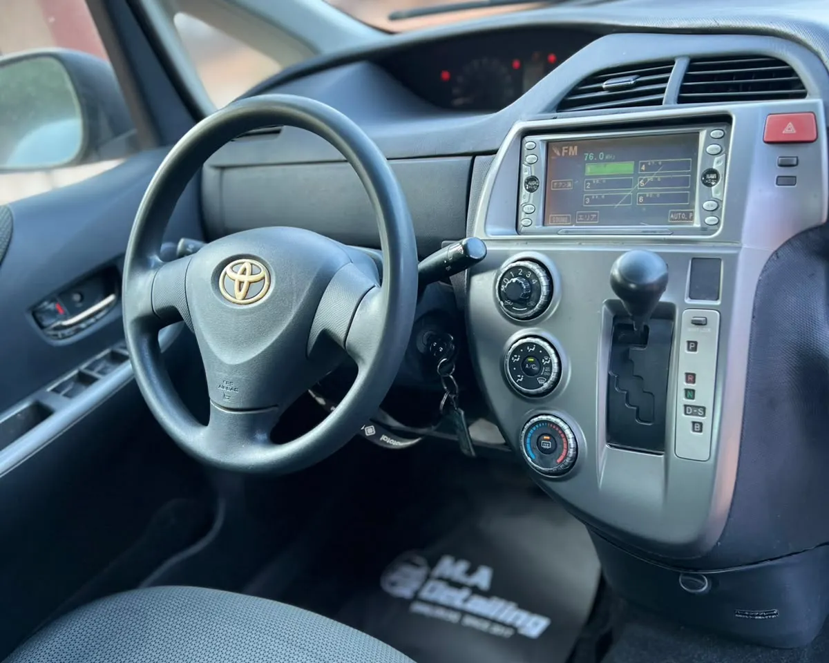 Toyota Ractis 2010