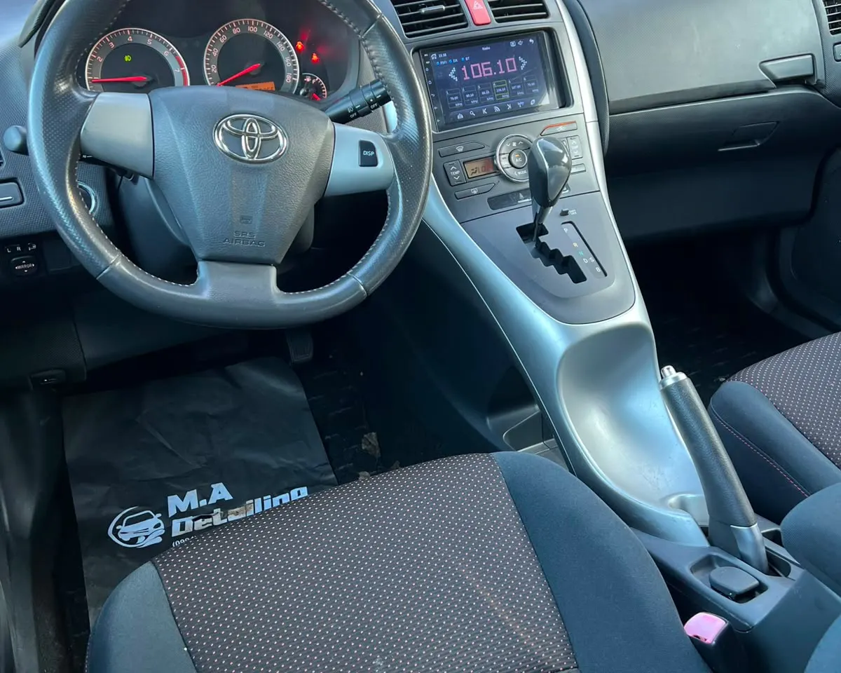 Toyota Auris 2011