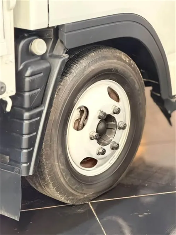 Mitsubishi Canter 2002