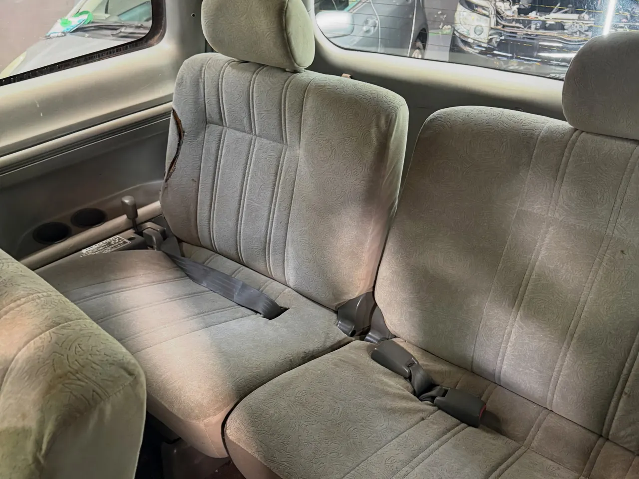 Toyota Noah 2000