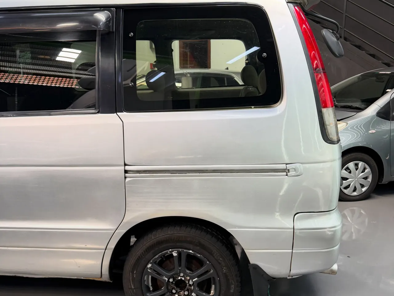 Toyota Noah 2000