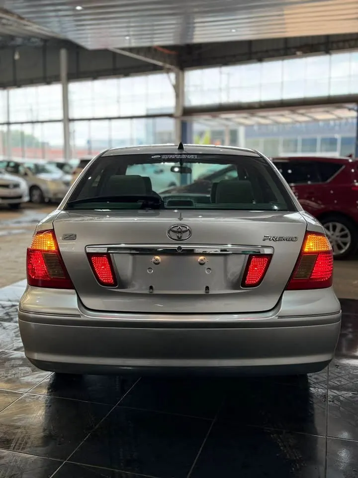Toyota Premio 2003