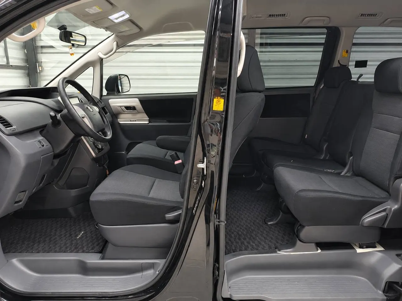 Toyota Voxy 2009