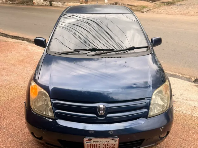 Toyota ist 2004