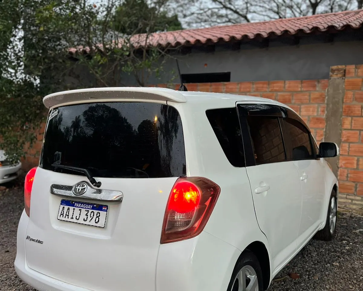 Toyota Ractis 2009