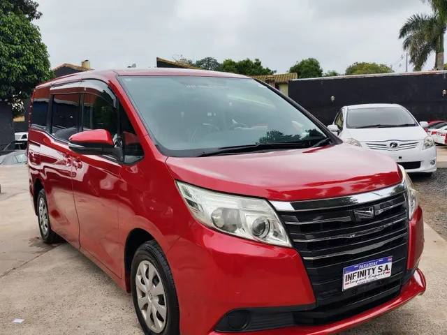 Toyota Voxy 2015