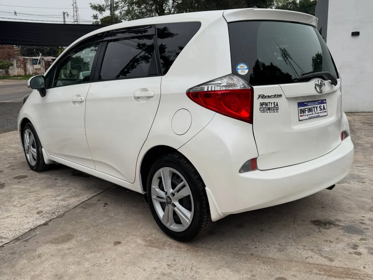 Toyota Ractis 2011