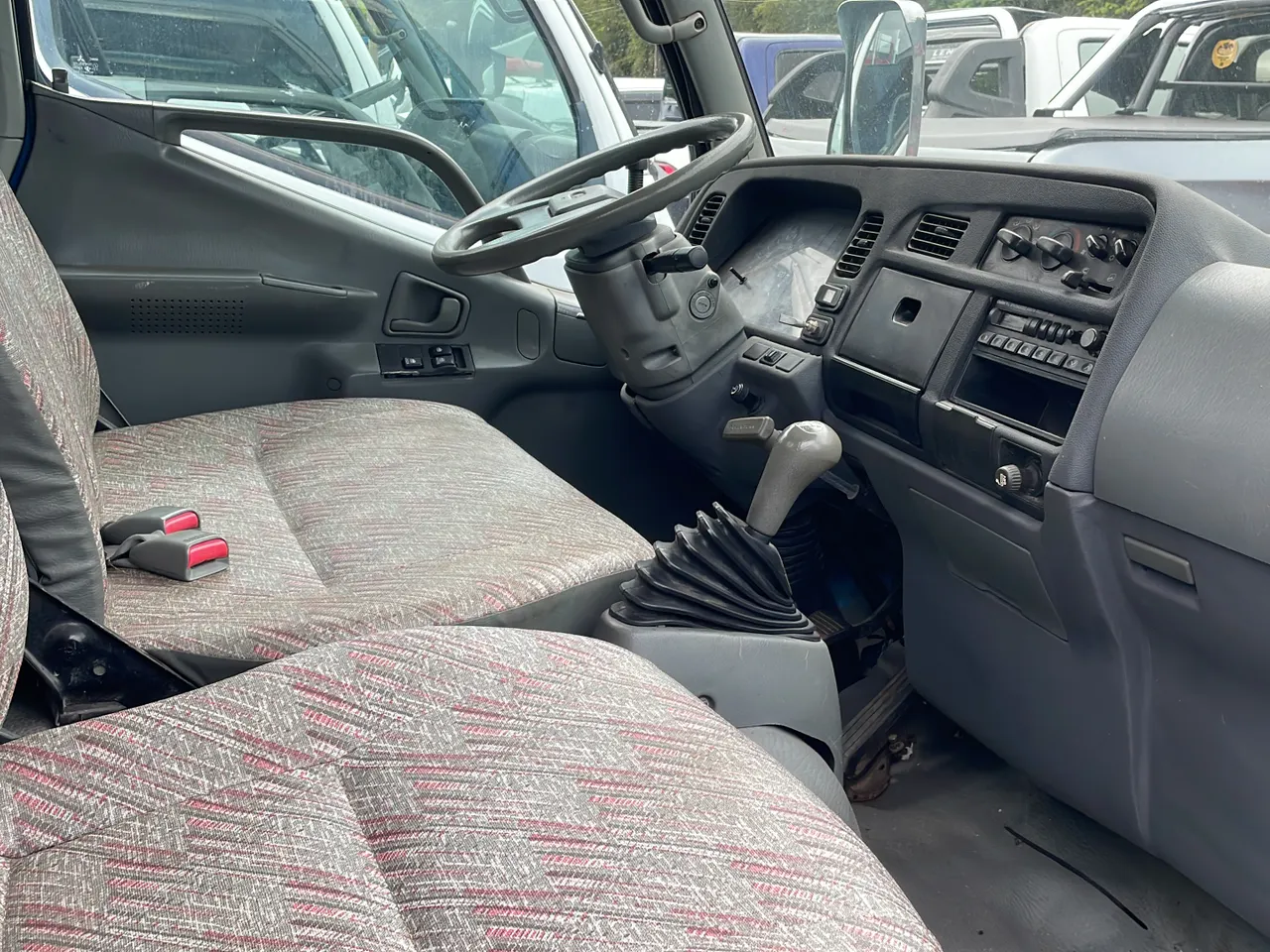 Mitsubishi Canter 1998 2