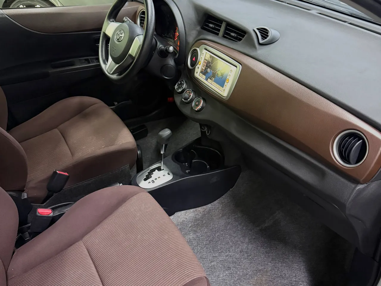 Toyota Vitz 2012 New Vitz Full Equipo