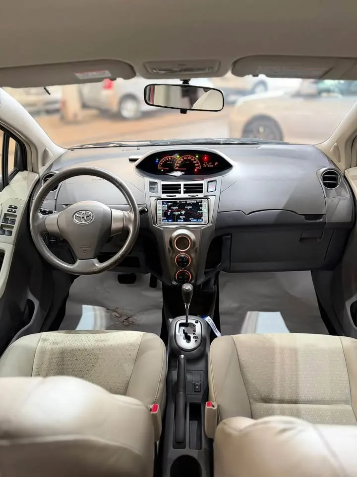 Toyota Vitz 2008 ILL