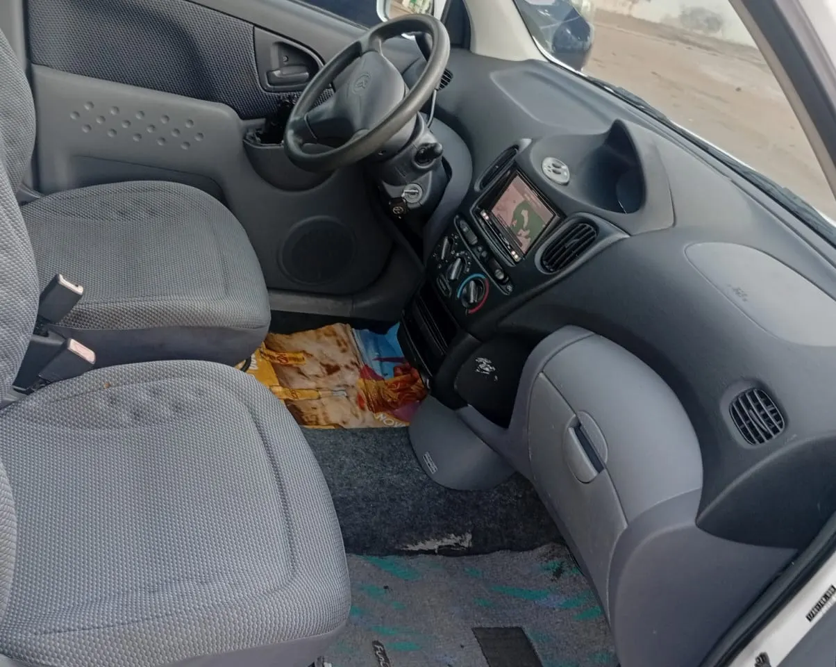 Toyota Funcargo 2001 G