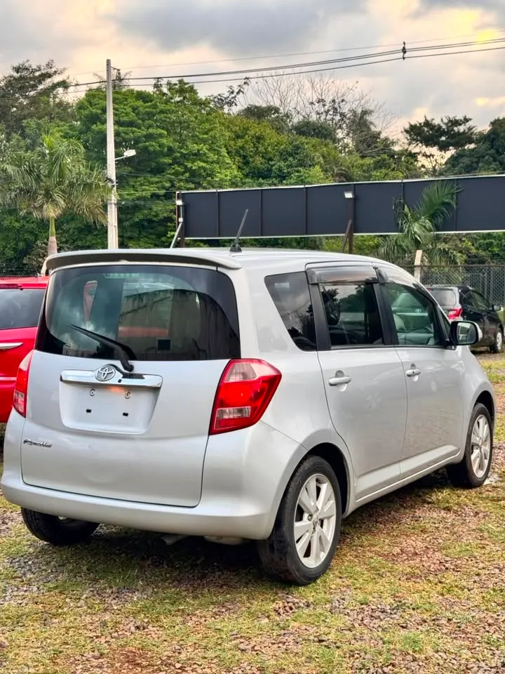 Toyota Ractis 2007