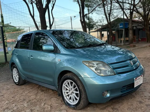 Toyota ist 2004
