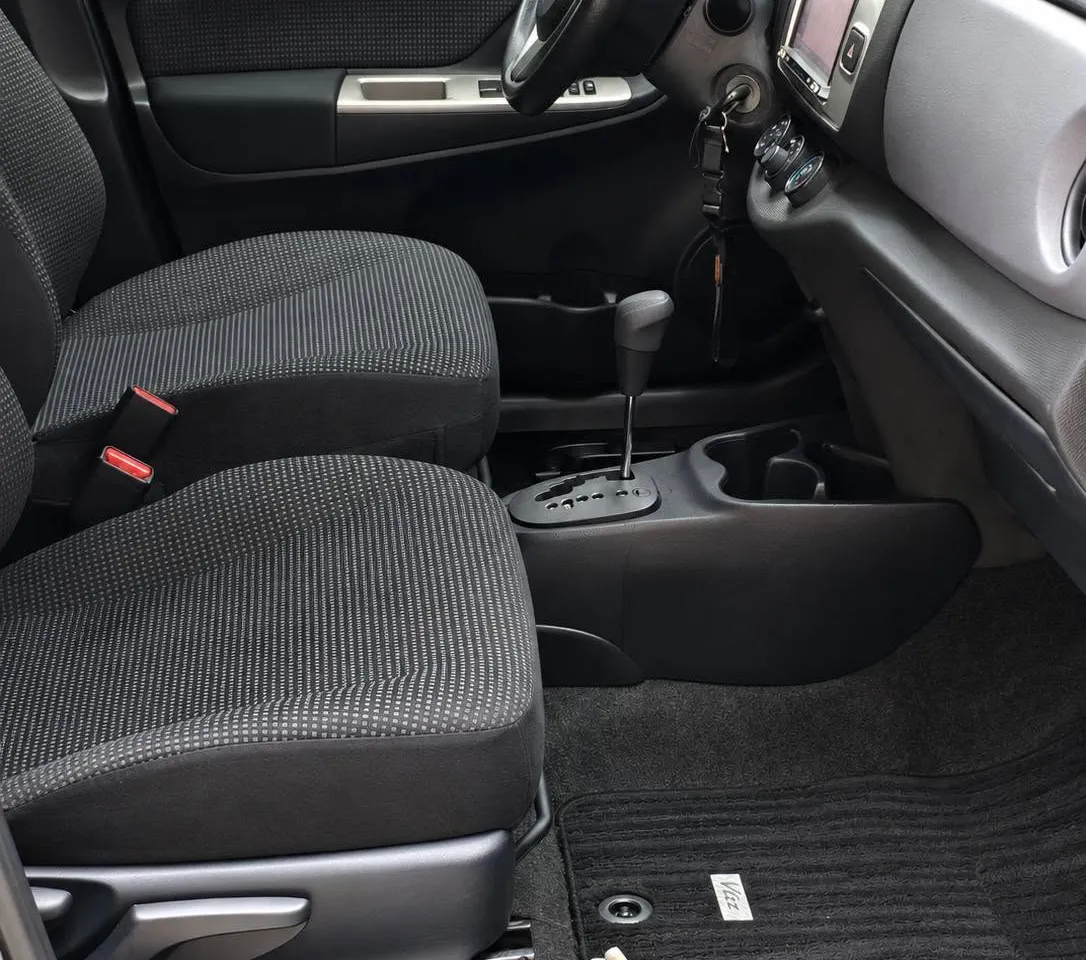 Toyota Vitz 2014