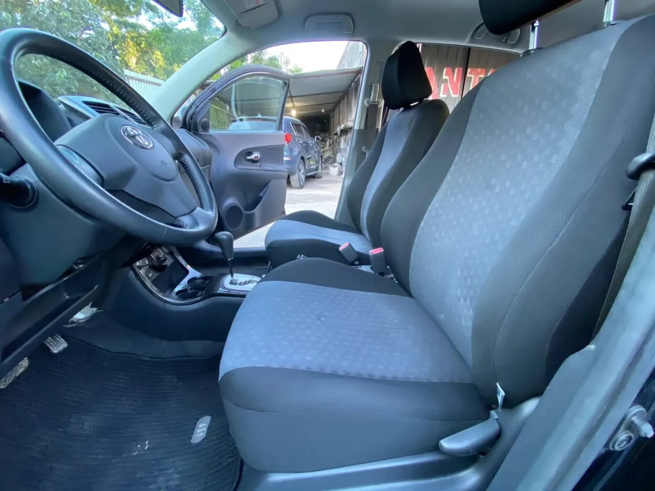 Toyota ist 2008 Full Equipo