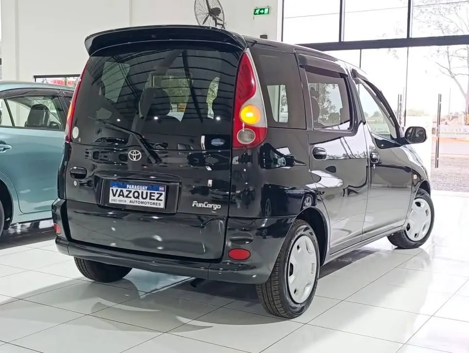 Toyota Funcargo 2001
