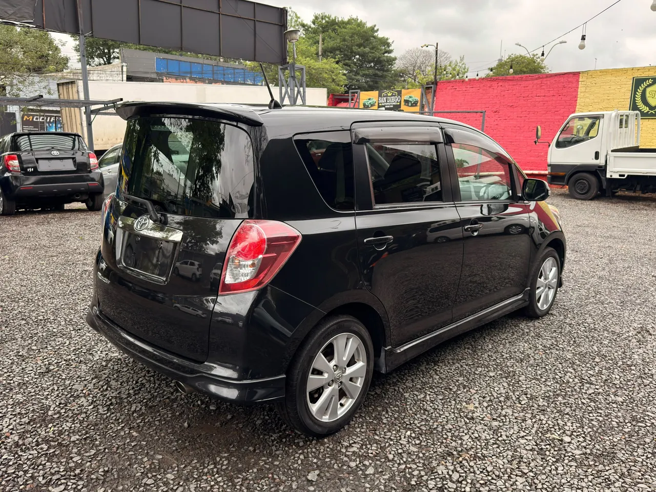 Toyota Ractis 2010
