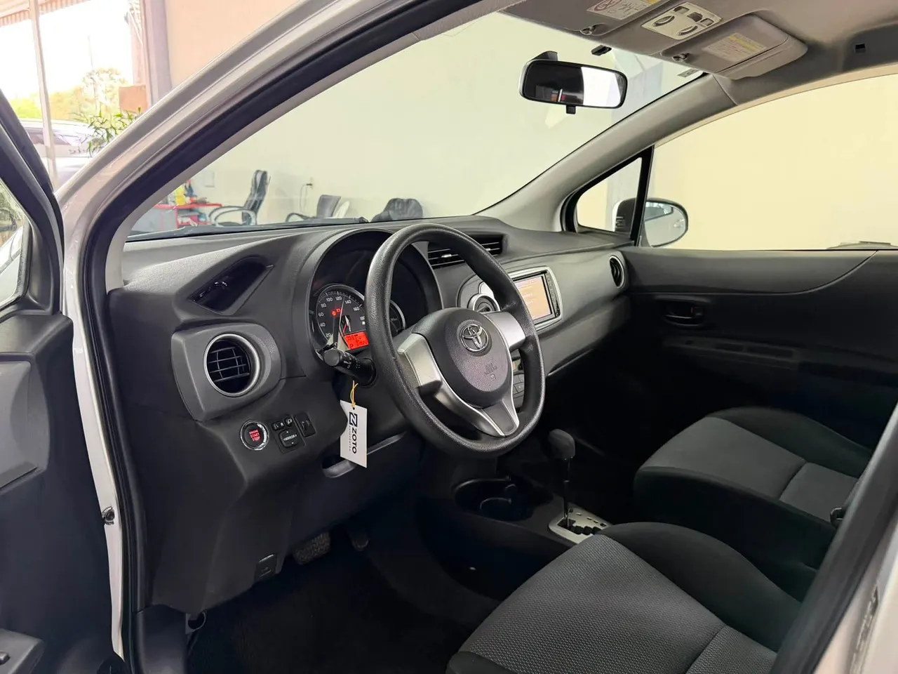 Toyota Vitz 2014
