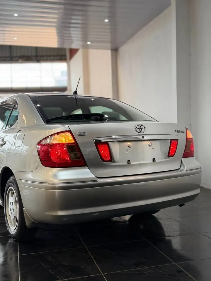 Toyota Premio 2003