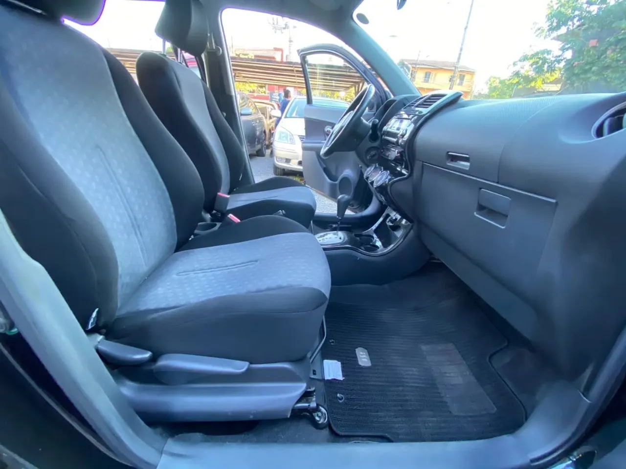 Toyota ist 2008 Full Equipo