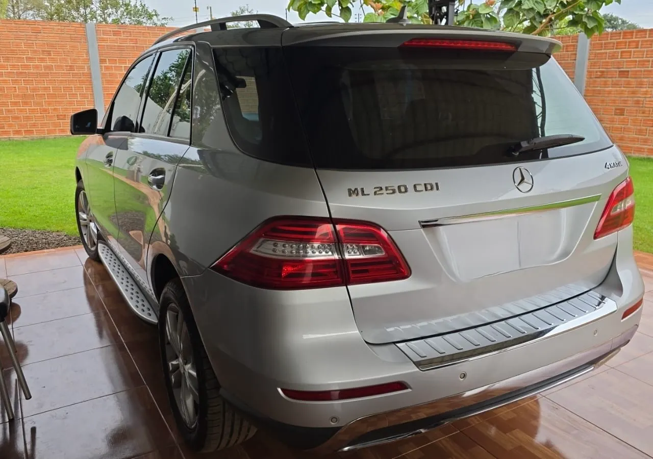 Mercedes-Benz ML 2013 Full