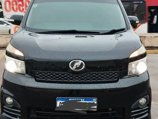 Toyota Voxy 2011