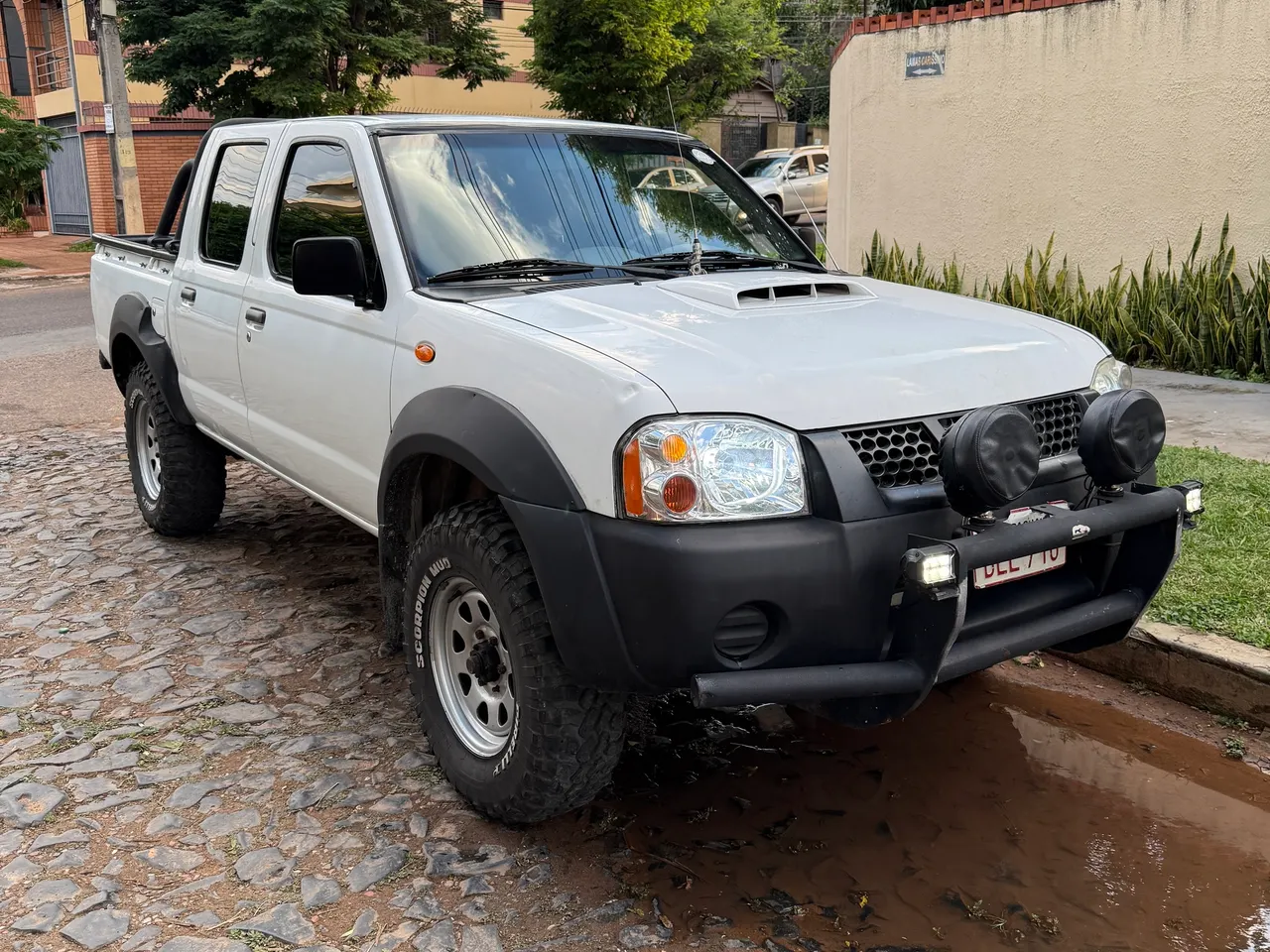 Nissan Frontier 2013 Mecánica 4x4 alta y baja, motor 2.5 YD25