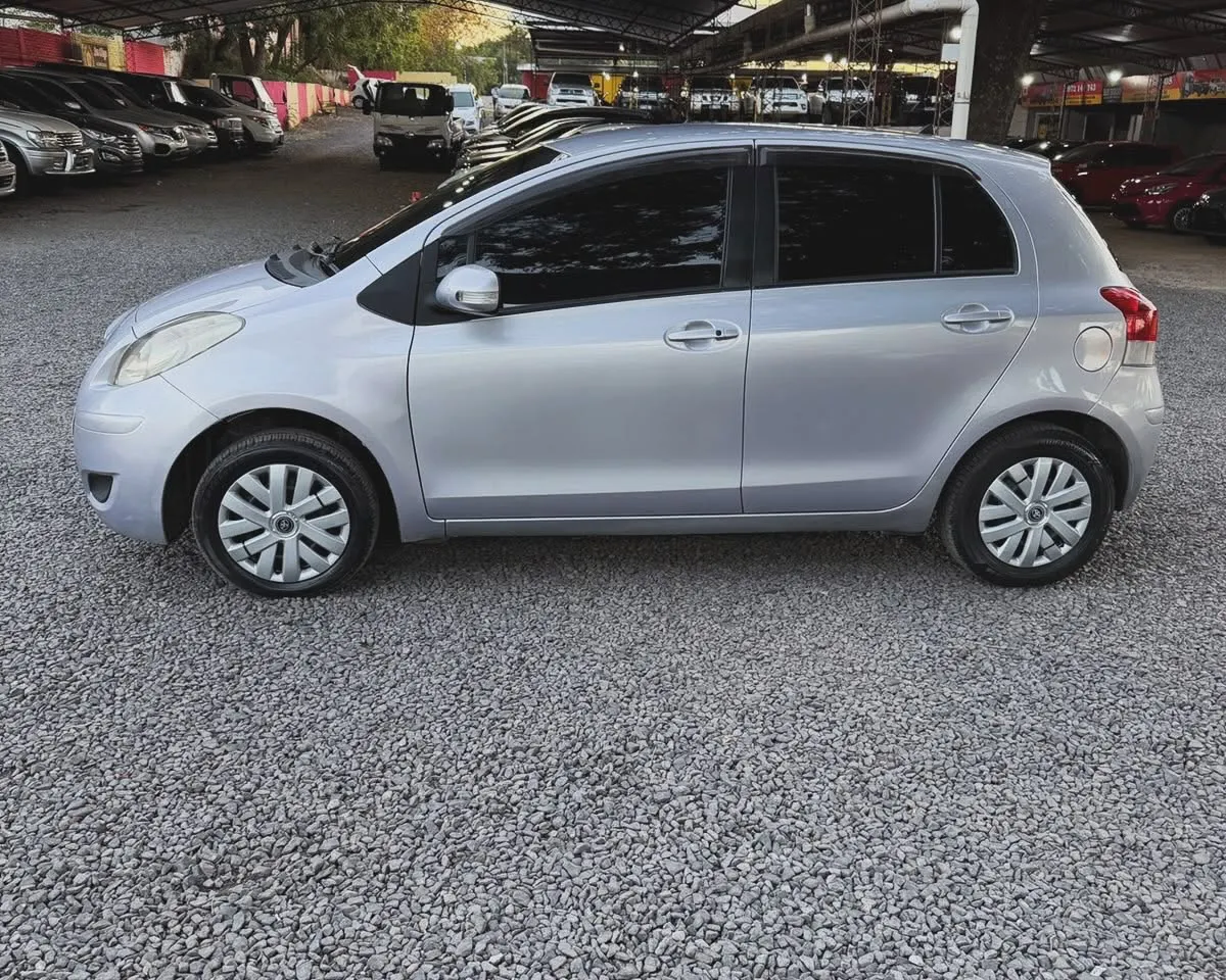 Toyota Vitz 2010
