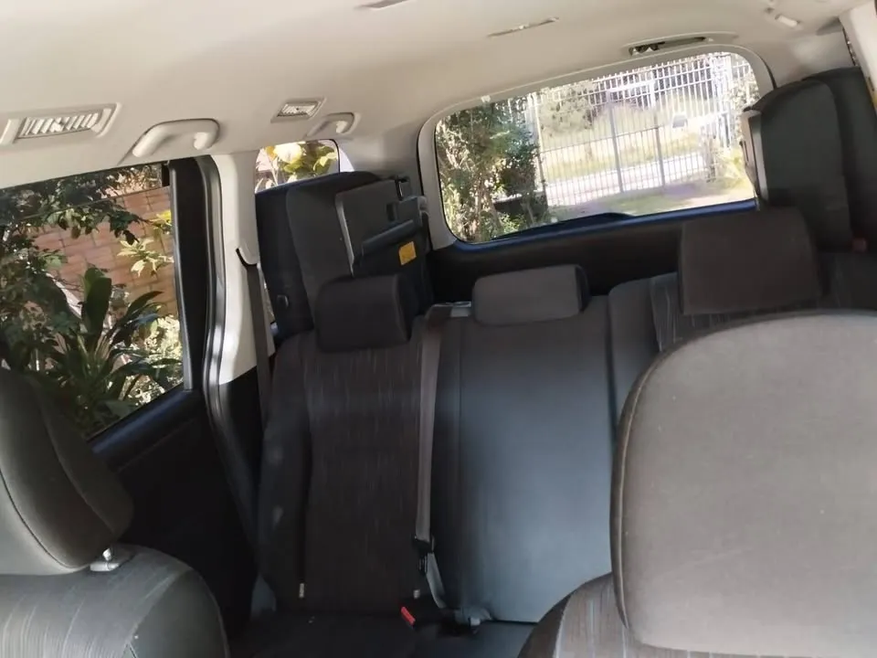 Toyota Voxy 2011 2.0 GS