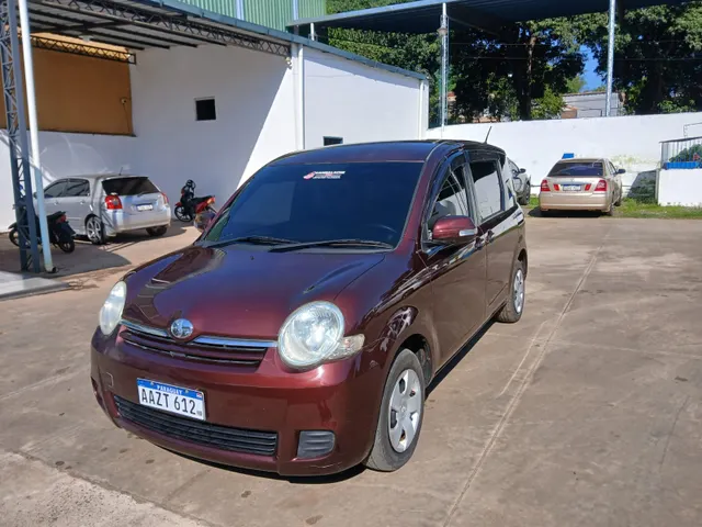 Toyota Sienta 2012