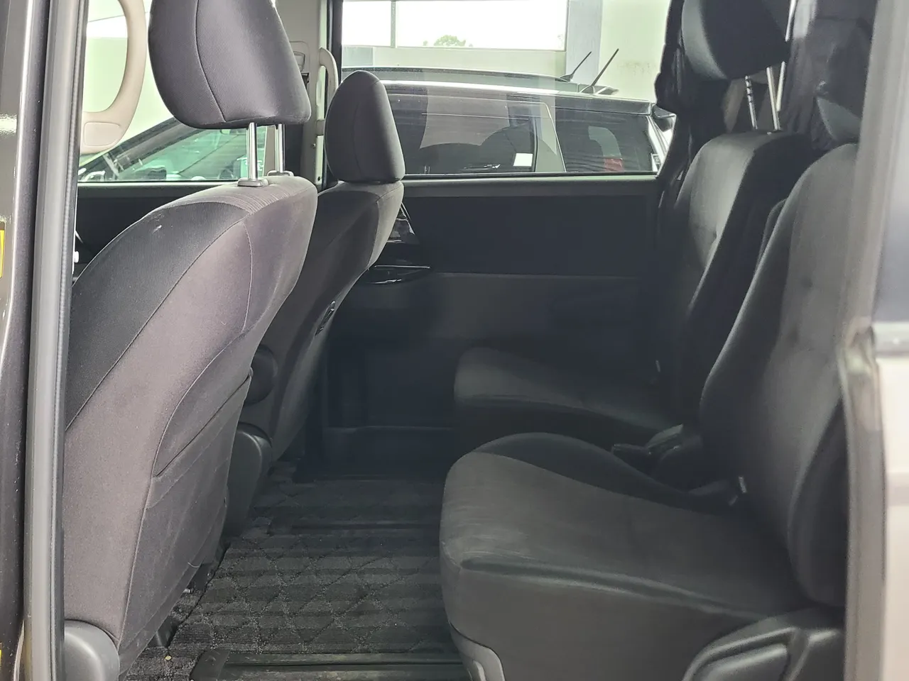 Toyota Noah 2010 2