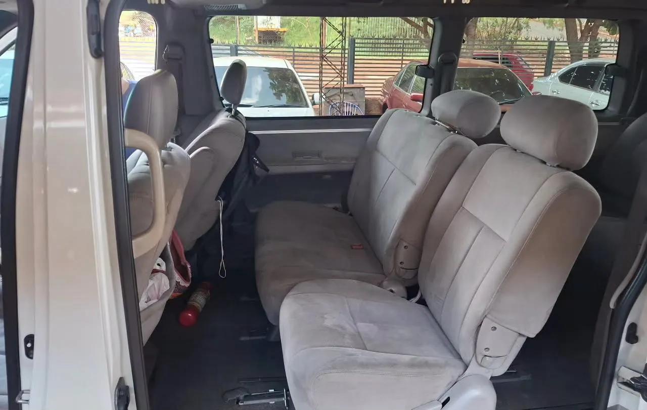 Toyota Regius 2002