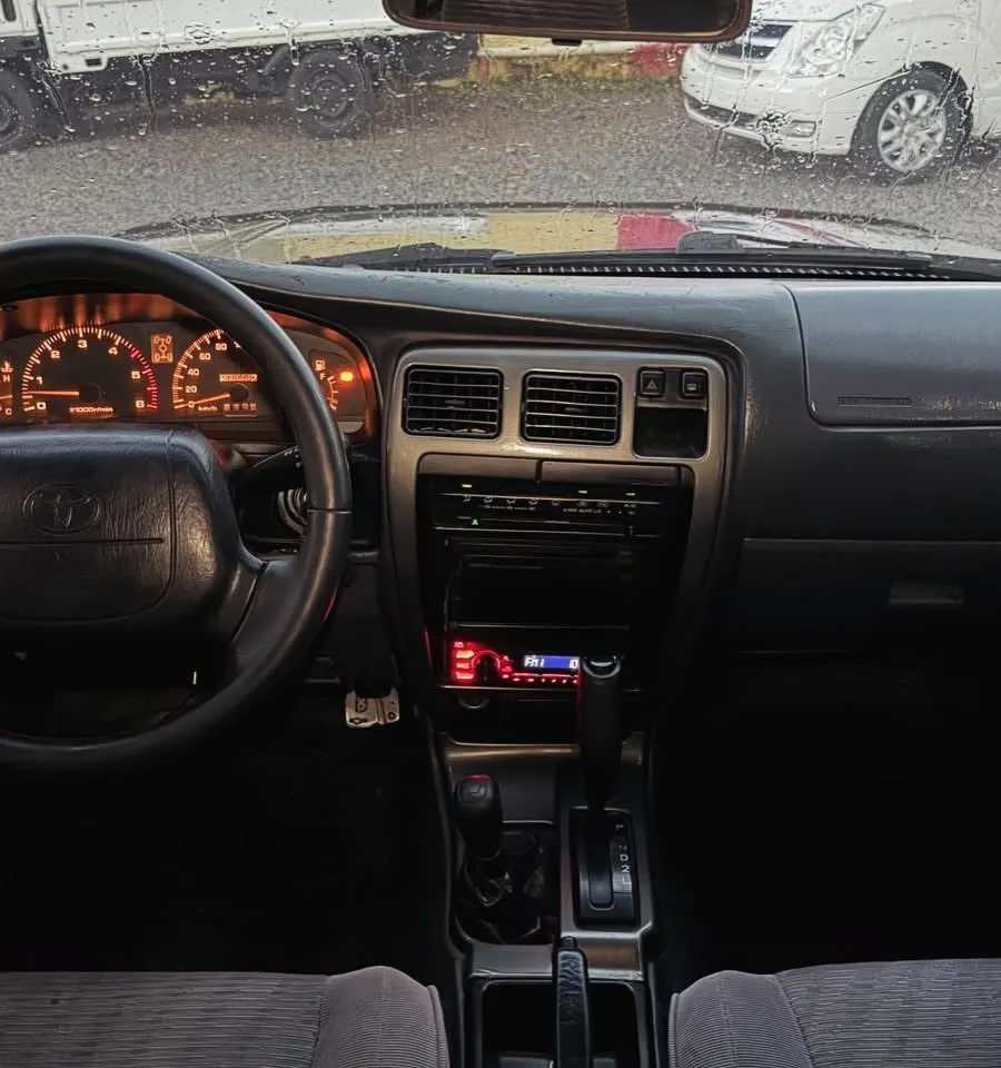 Toyota Hilux Surf 1997 3.0 1KZ – bomba sencilla