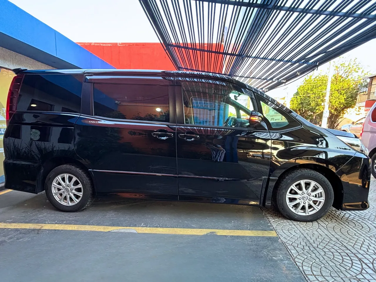 Toyota Noah 2017