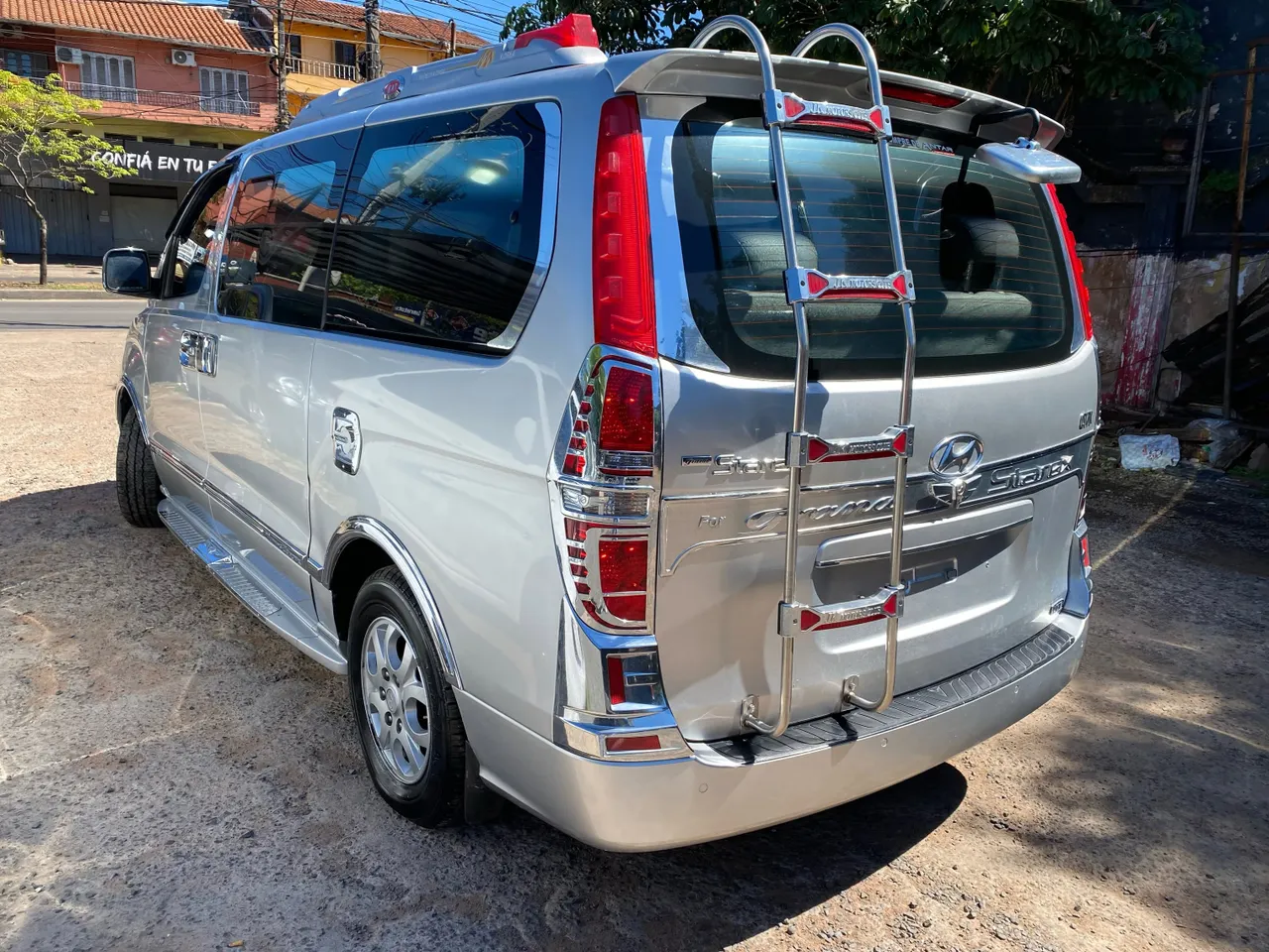 Hyundai Starex 2009 12 pasajeros | Full equipo