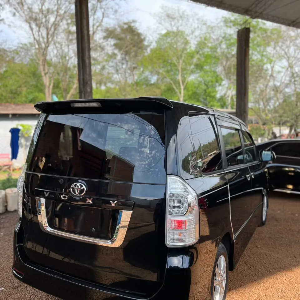 Toyota Voxy 2008