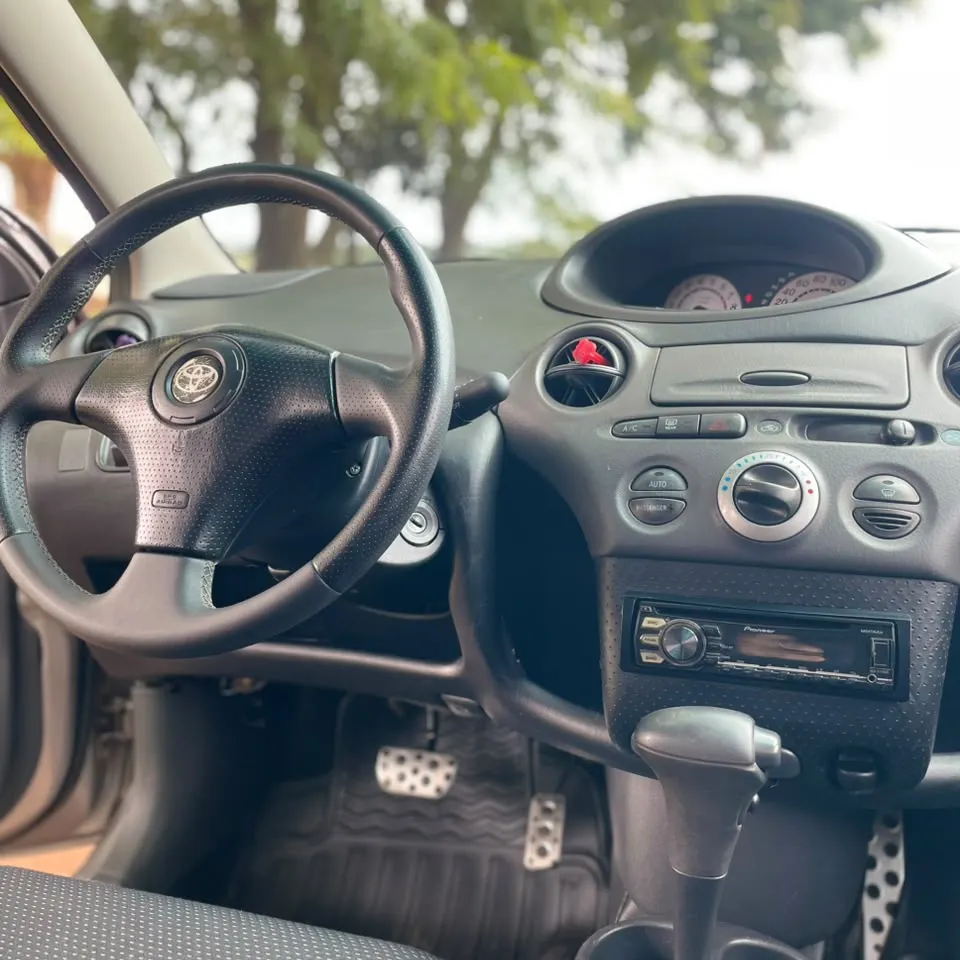 Toyota Vitz 2000 RS