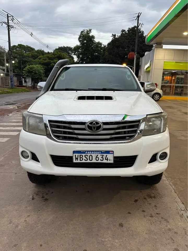 Toyota Hilux 2014 Full