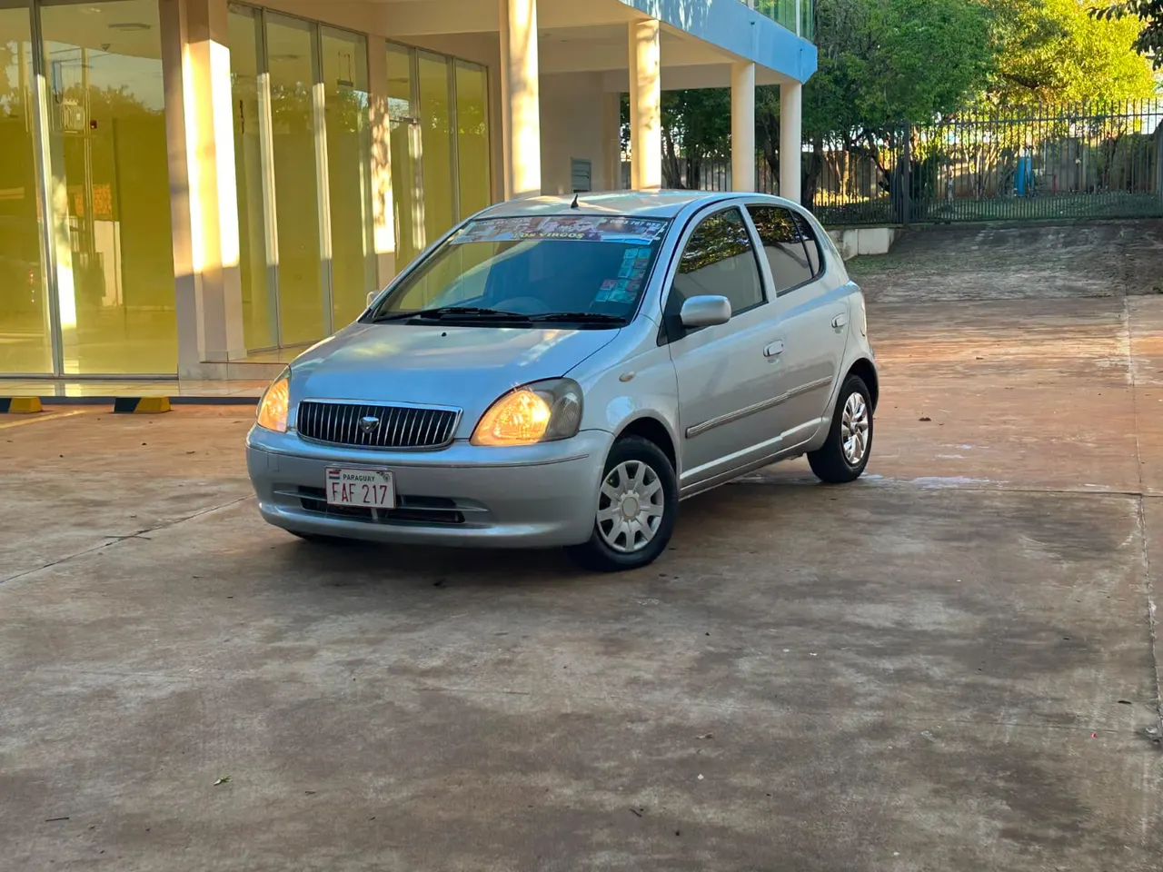 Toyota Vitz 2002 1