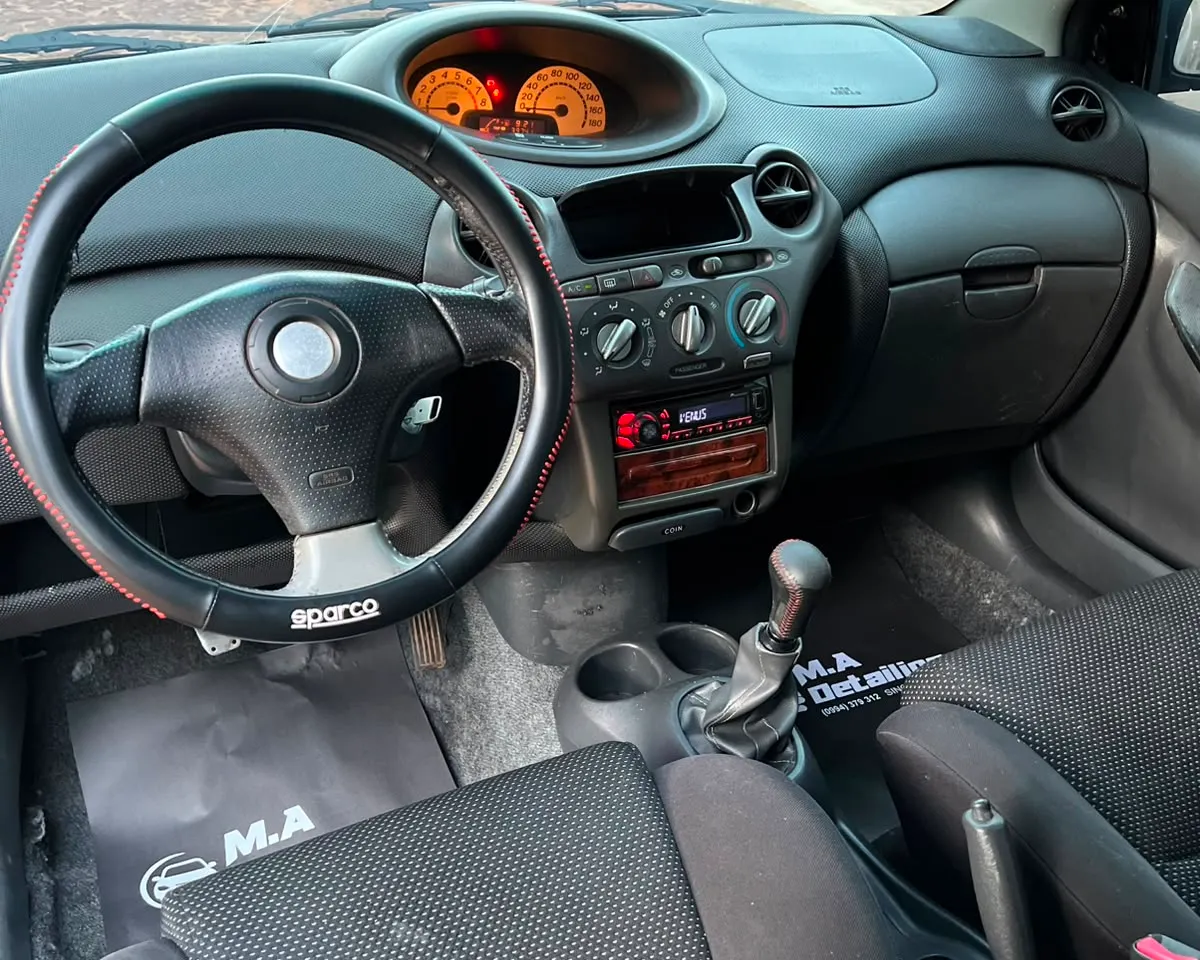 Toyota Vitz 2002