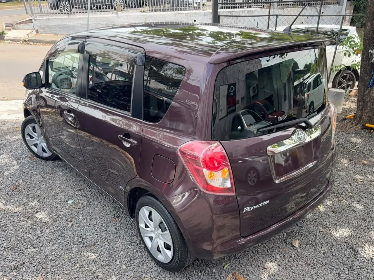 Toyota Ractis 2010