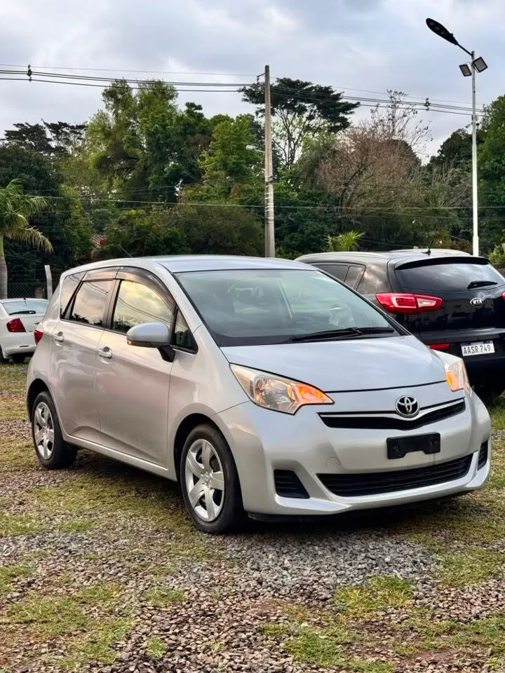 Toyota Ractis 2011