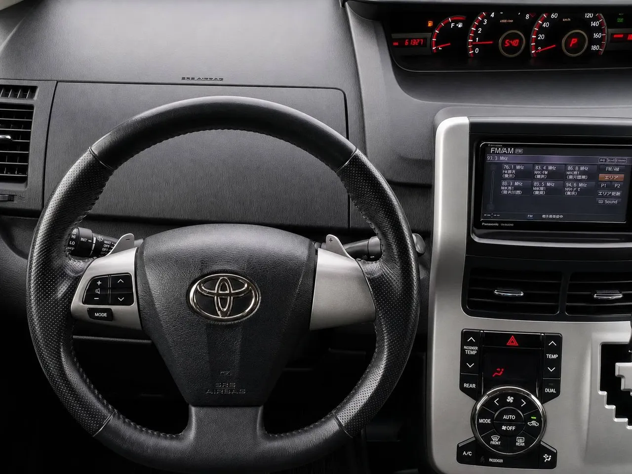 Toyota Voxy 2010