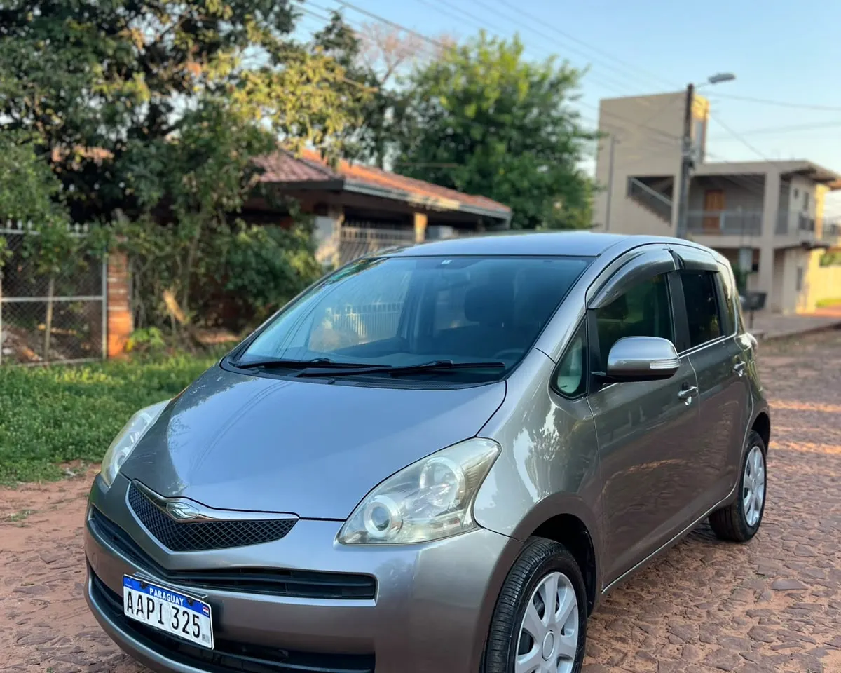 Toyota Ractis 2010